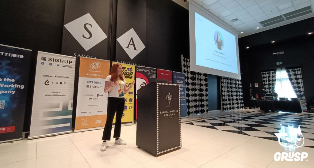 Giovanna Monti sul palco di devsecopsday 2023